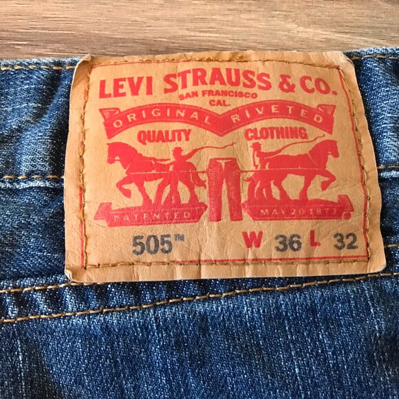 Levi Strauss & Co Men's Blue Jeans 505 36W 32L *** - Picture 4 of 6